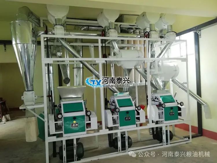 磨玉米面粉机器_面粉玉米石磨机图片_玉米石磨面粉机
